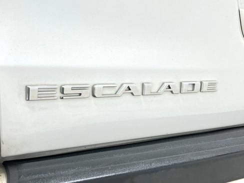 Used 2017 Cadillac Escalade Luxury AWD/4WD image 41