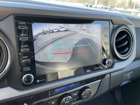 Used 2022 Toyota Tacoma TRD Sport w/ Technology Package image 30