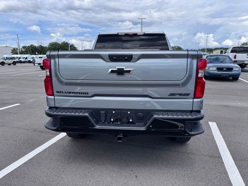Used 2024 Chevrolet Silverado 1500 ZR2 w/ Technology Package AWD/4WD image 4