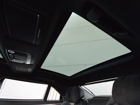 Used 2022 Bentley Flying Spur V8 image 66