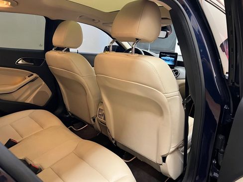 Used 2018 Mercedes-Benz GLA 250 SEDAN image 32