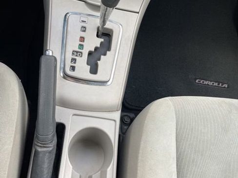 Used 2013 Toyota Corolla LE image 34