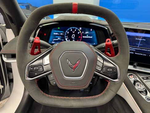 Used 2023 Chevrolet Corvette Stingray Premium Cpe w/ Z51 Performance Package image 17