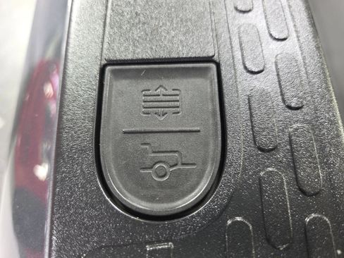 Used 2022 Rivian R1T Adventure AWD/4WD image 21