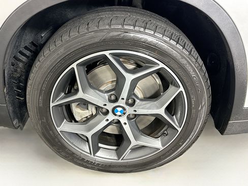 Used 2018 BMW X1 sDrive28i image 11