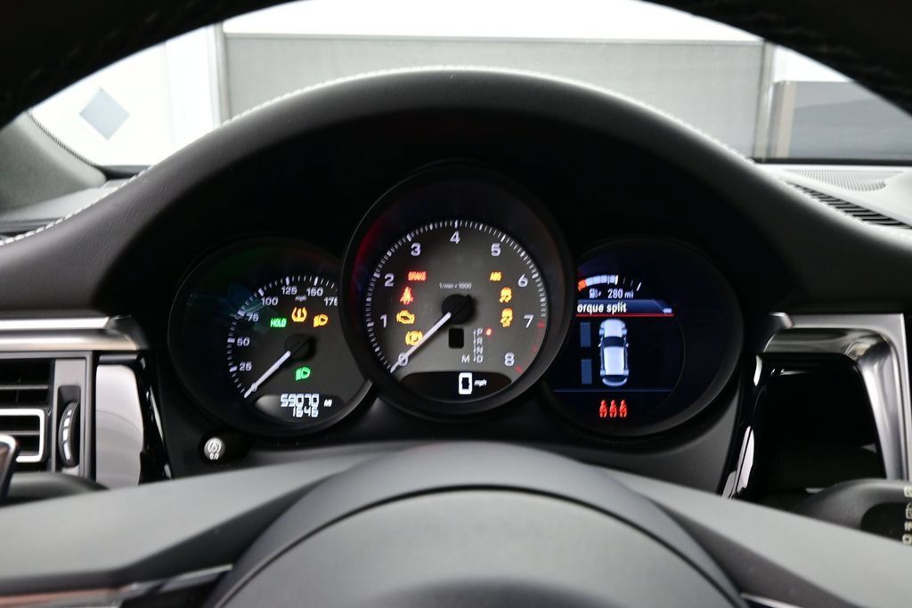 Certified 2023 Porsche Macan S AWD/4WD image 9