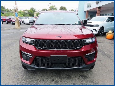 New 2025 Jeep Grand Cherokee Limited w/ Black Appearance Package image 4