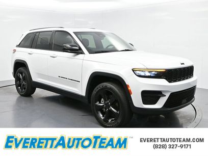 Used 2023 Jeep Grand Cherokee Altitude
