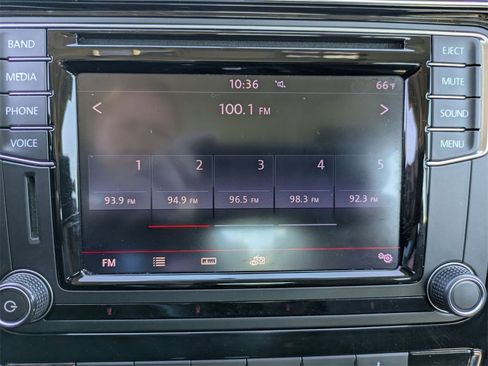 Used 2017 Volkswagen Passat 1.8T SE image 23