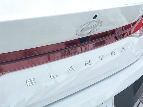 Used 2024 Hyundai Elantra SEL image 7