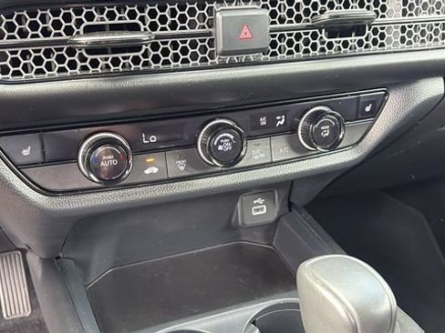 Used 2025 Honda HR-V Sport image 16