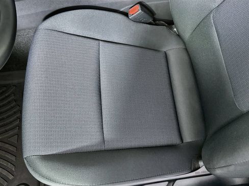 Used 2025 Toyota Prius LE AWD/4WD image 19