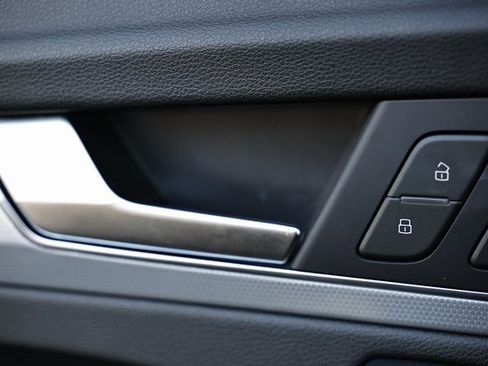 Used 2025 Audi Q5 2.0T Premium Plus w/ Premium Plus Package image 16