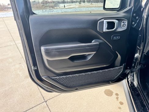 Used 2022 Jeep Wrangler Rubicon image 12