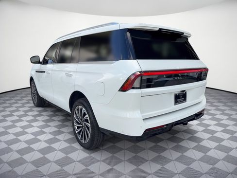 Used 2025 Lincoln Navigator Black Label AWD/4WD image 3