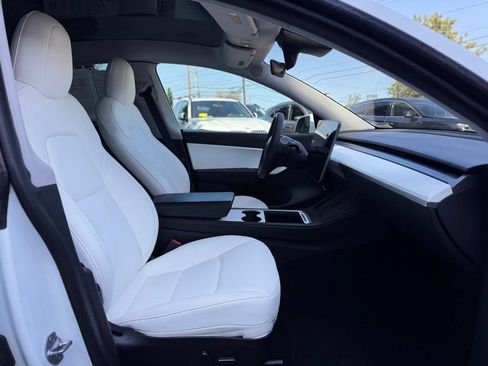 Used 2021 Tesla Model Y Long Range AWD/4WD image 29