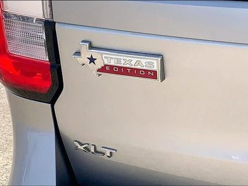 Used 2022 Ford Expedition XLT image 7