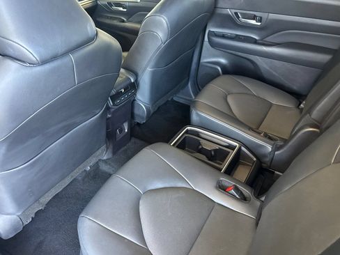 Used 2025 Toyota Grand Highlander FWD image 13