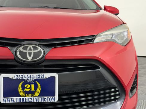 Used 2019 Toyota Corolla LE w/ Carpet Mat Package (TMS) FWD image 5