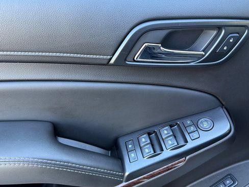 Used 2017 GMC Yukon SLT AWD/4WD image 11