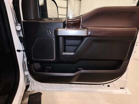 Used 2015 Ford F150 Platinum w/ Technology Package AWD/4WD image 14