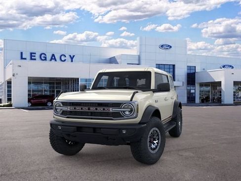 New 2026 Ford Bronco Outer Banks w/ Sasquatch Package AWD/4WD image 2