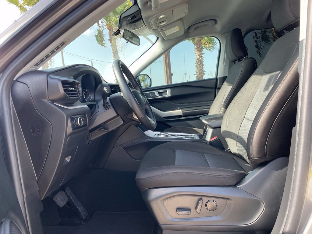 Used 2024 Ford Explorer XLT RWD image 19