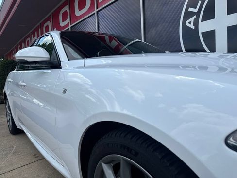 Used 2022 Alfa Romeo Giulia Ti AWD/4WD image 2
