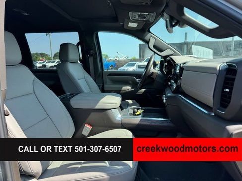 Used 2025 GMC Sierra 2500 SLT w/ SLT Premium Package AWD/4WD image 11