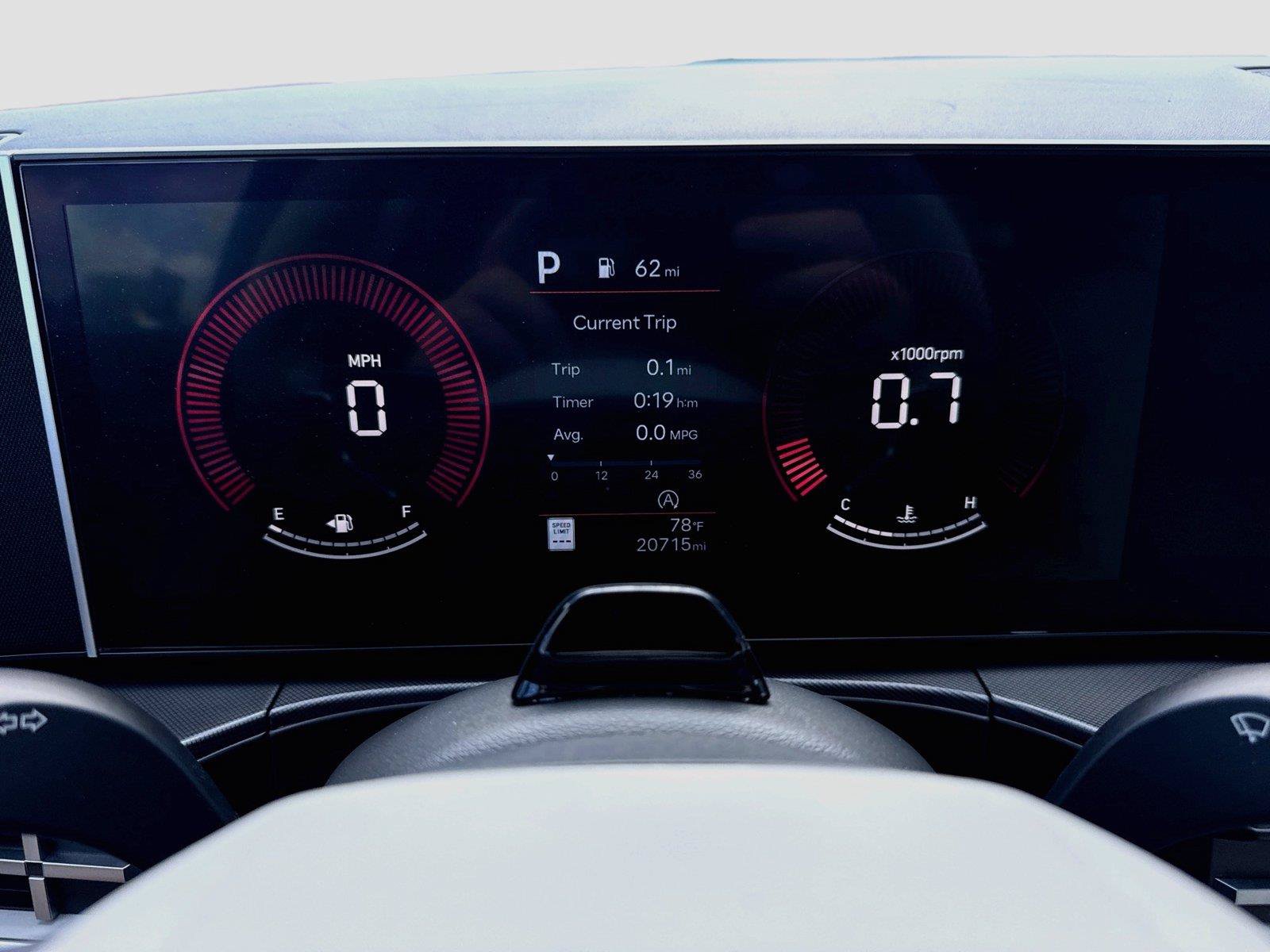 Used 2025 Hyundai Santa Fe SEL FWD image 17