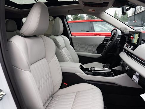 New 2026 Mitsubishi Outlander SEL image 25