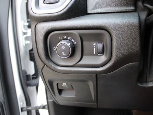 Used 2020 RAM 1500 Big Horn AWD/4WD image 14