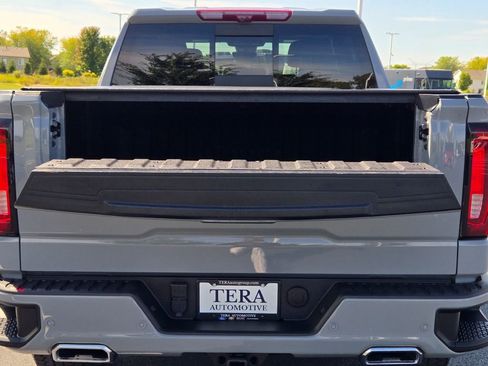 Used 2024 GMC Sierra 1500 AT4 w/ Technology Package image 17
