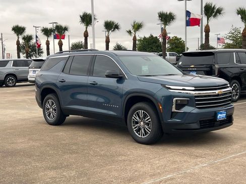 New 2026 Chevrolet Traverse LT FWD image 6