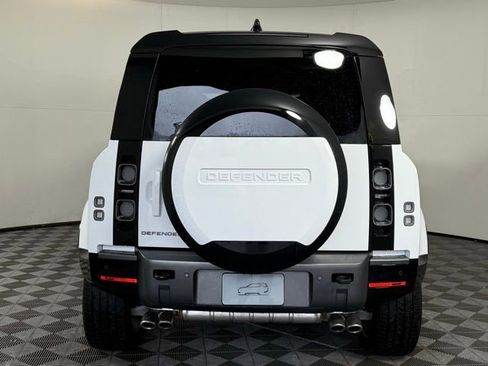 New 2025 Land Rover Defender 110 V8 image 7