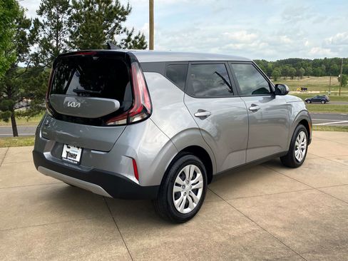 Used 2025 Kia Soul LX FWD image 6