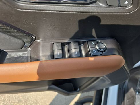 Used 2025 GMC Canyon AT4 w/ Nightfall Edition image 30