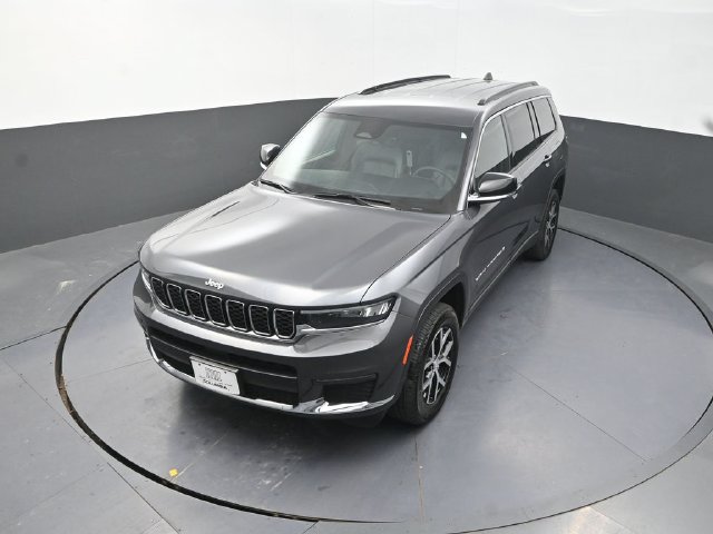 Used 2025 Jeep Grand Cherokee L Limited AWD/4WD image 13
