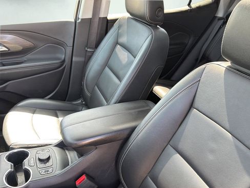 Used 2024 GMC Terrain SLT w/ Tech Package AWD/4WD image 23