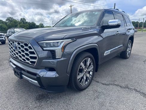 Used 2023 Toyota Sequoia Capstone AWD/4WD image 2