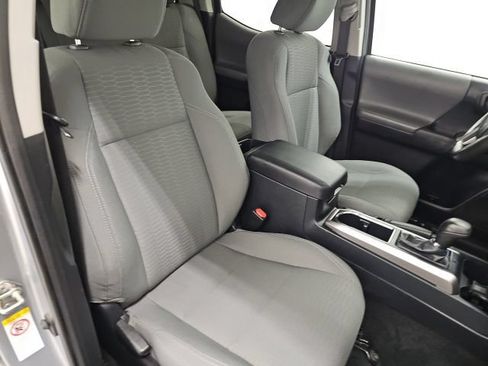 Used 2019 Toyota Tacoma SR5 AWD/4WD image 34