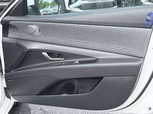 New 2026 Hyundai Elantra Limited FWD image 17