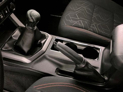 Used 2017 Toyota Tacoma TRD Off-Road w/ Premium & Technology Package image 17