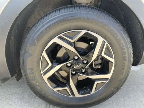 Used 2025 Kia Sportage LX FWD image 30
