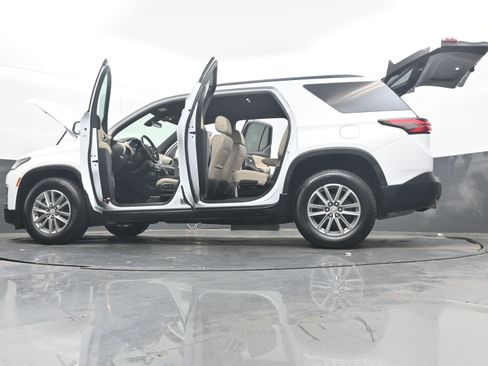 Used 2022 Chevrolet Traverse LT AWD/4WD image 42