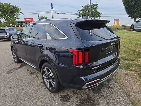 Used 2023 Kia Sorento EX AWD/4WD image 9