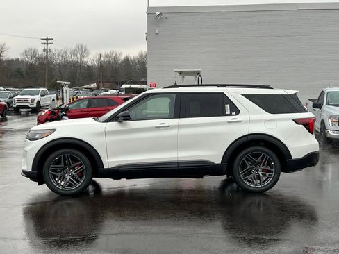 New 2026 Ford Explorer ST-Line AWD/4WD image 2