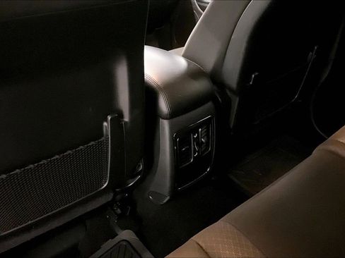 Used 2020 Jeep Grand Cherokee Laredo AWD/4WD image 10
