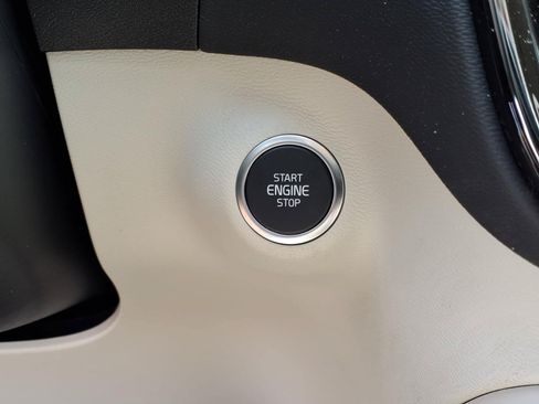 New 2026 Volvo XC40 B4 Plus w/ Climate Package FWD image 17