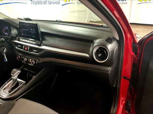 Used 2022 Kia Forte LXS w/ LXS Technology Package image 13